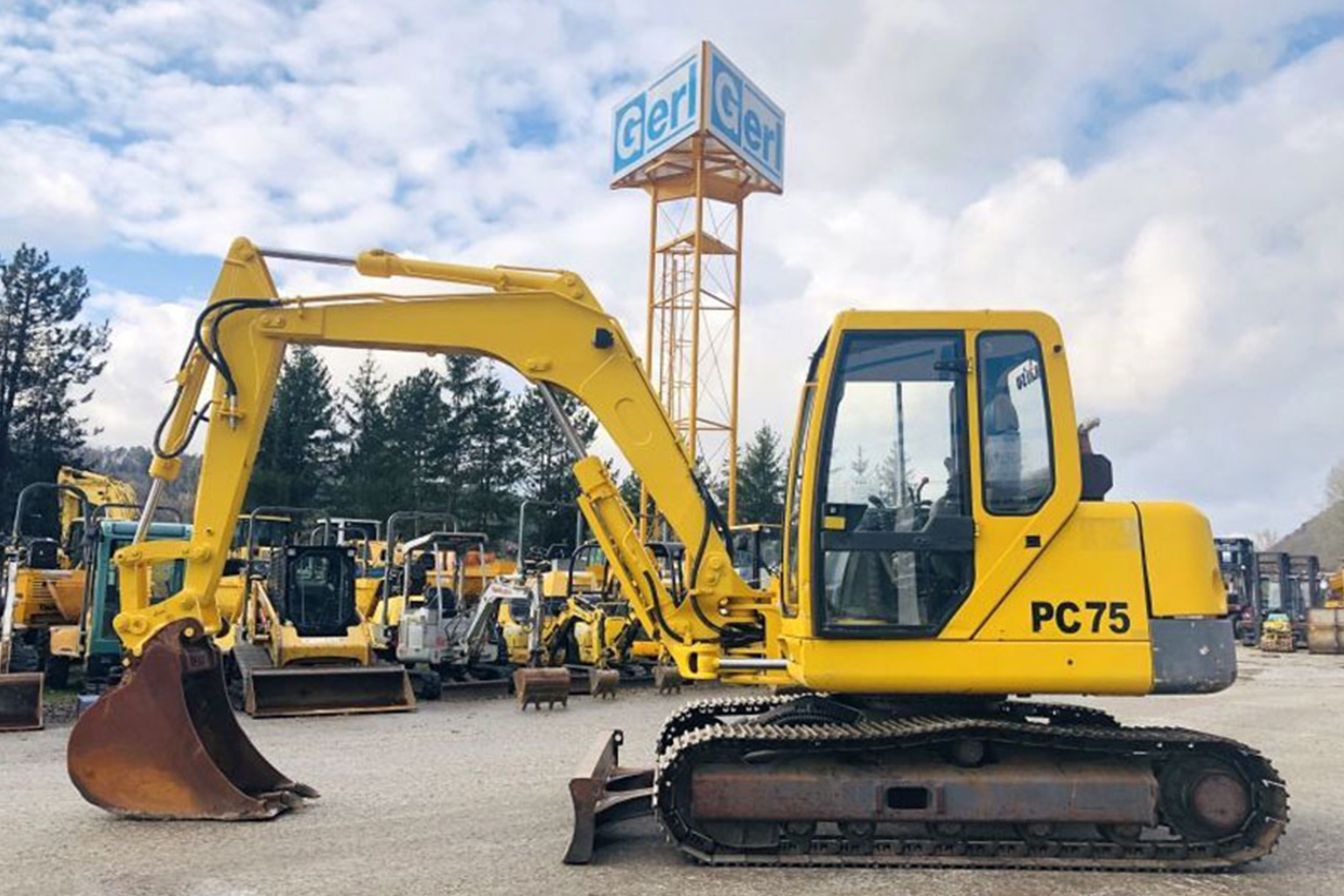 Excavator PC 75